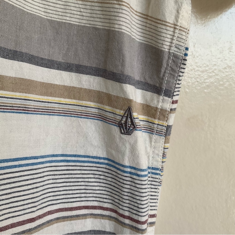 Volcom Colorful Button Front Modern Pocket Basic … - image 4